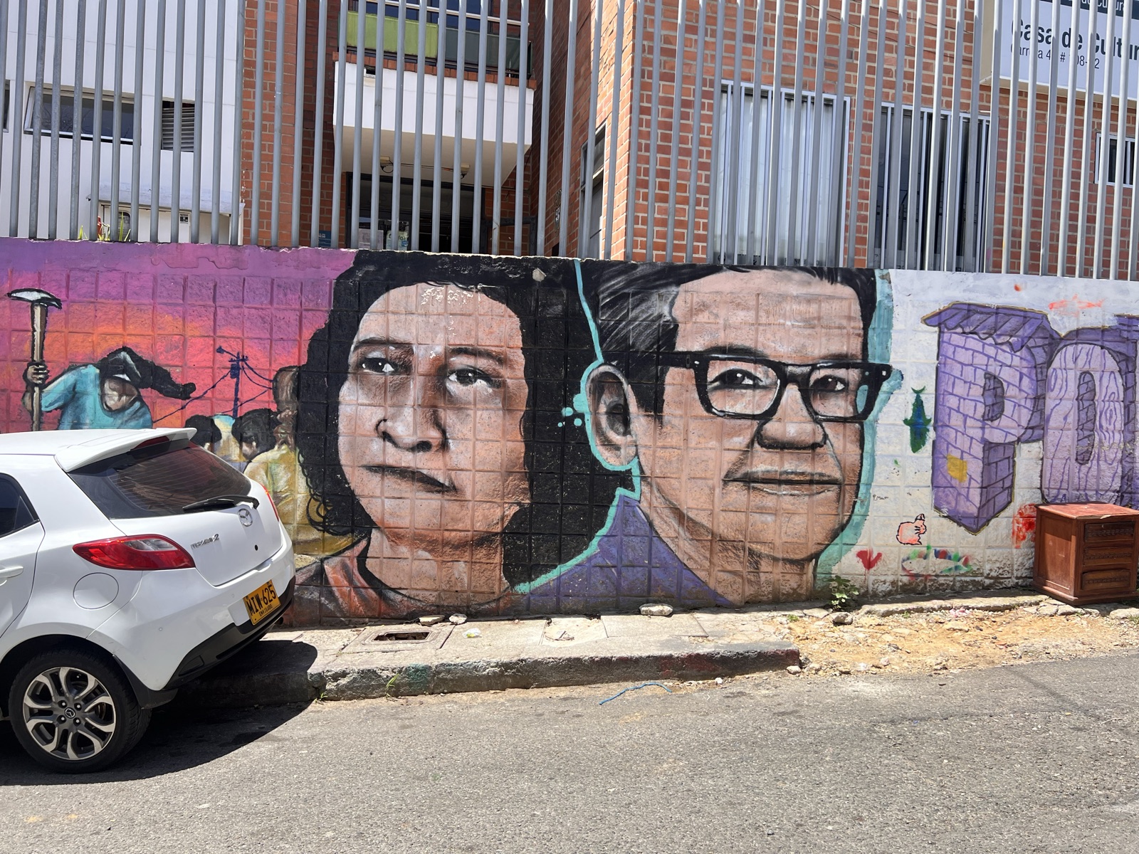 Mural de rostros del Popular